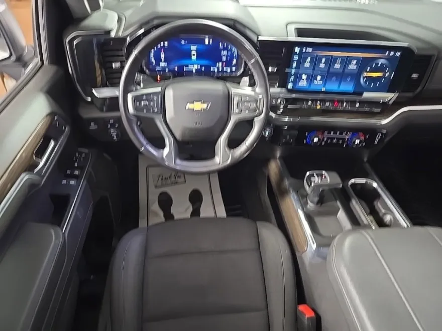 2023 Chevrolet Silverado 1500 LT photo 1