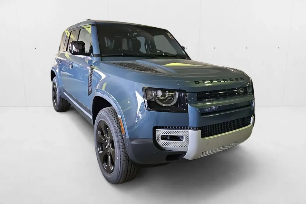 2025 Land Rover Defender 110 S photo 1