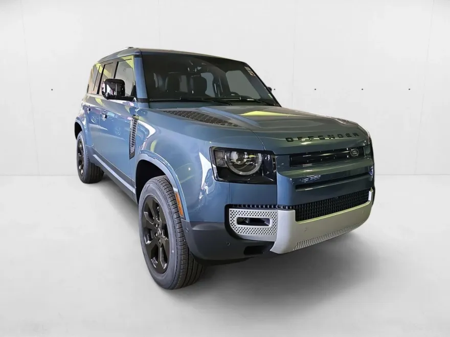 2025 Land Rover Defender 110 S photo 1