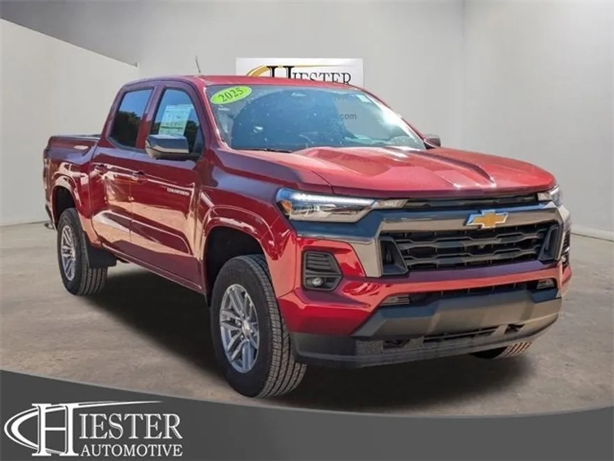 2025 Chevrolet Colorado Work Truck LT photo 1