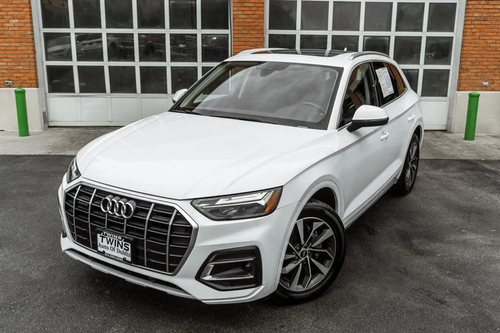 2021 Audi Q5 45 Premium Plus photo 1