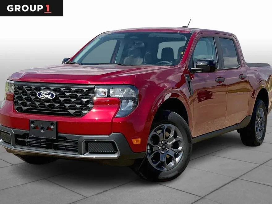 2025 Ford Maverick XLT photo 1