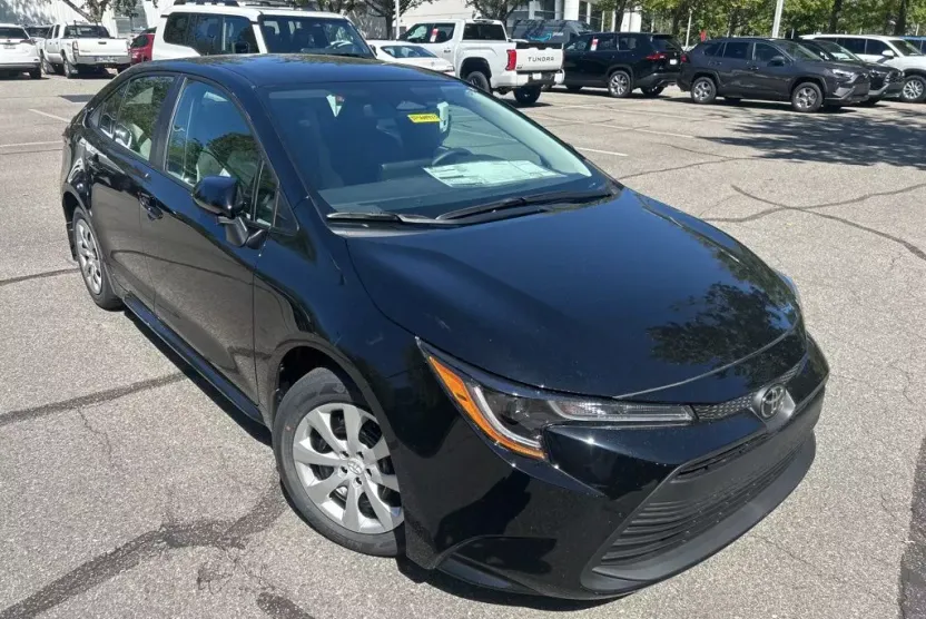 2026 Toyota Corolla LE photo 1