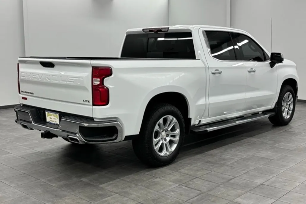 2022 Chevrolet Silverado 1500 LTZ photo 1
