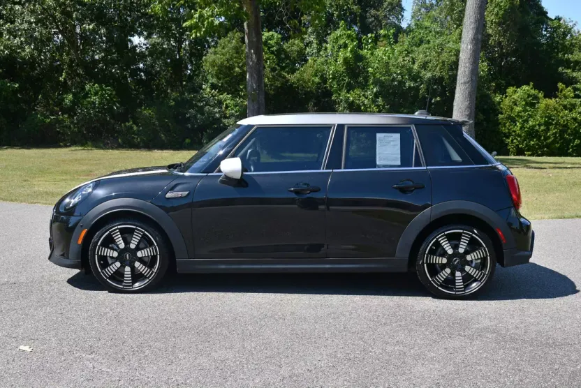 2024 Mini Cooper 4 Door Hardtop S photo 1