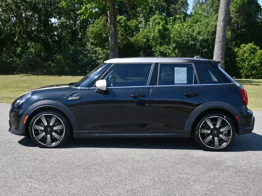 2024 Mini Cooper 4 Door Hardtop S photo 1