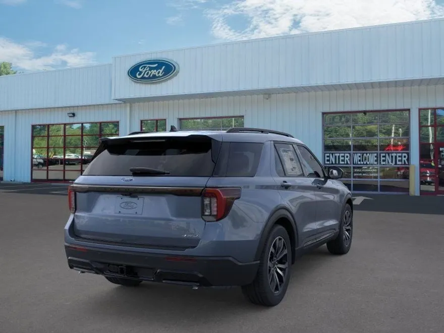 2025 Ford Explorer ST-Line photo 1