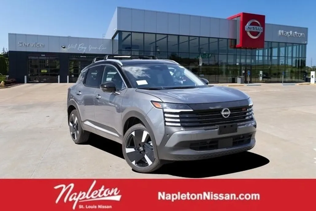 2025 Nissan Kicks SR photo 1