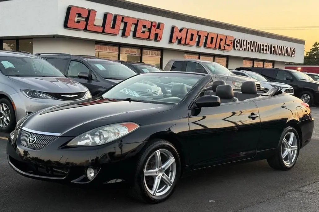 2004 Toyota Camry Solara SE photo 1