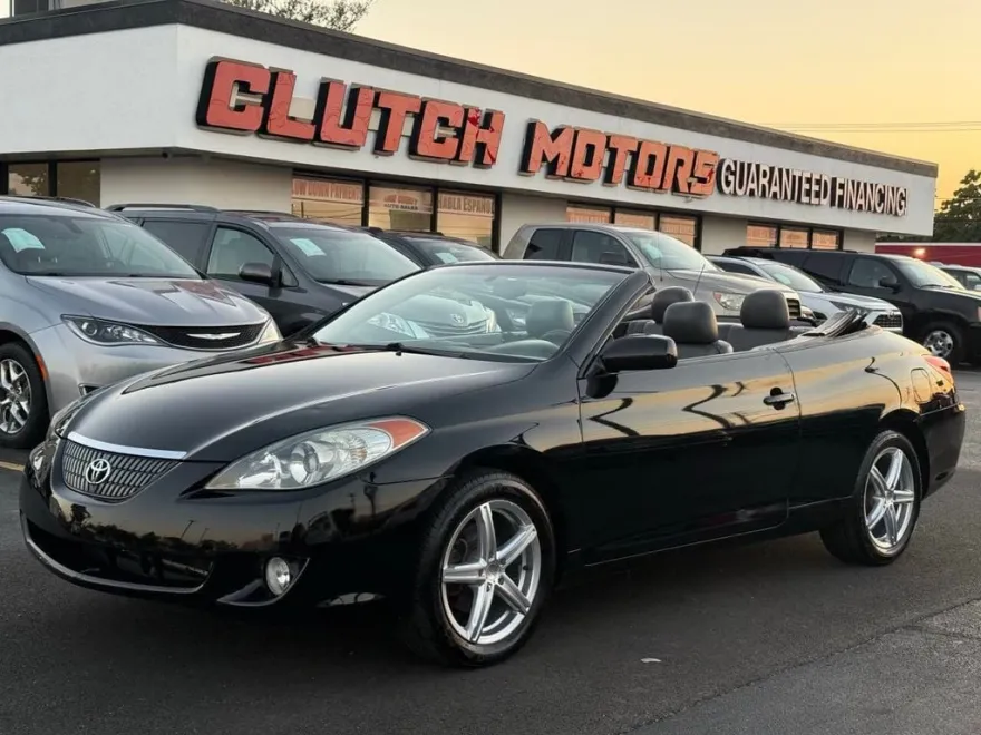 2004 Toyota Camry Solara SE photo 1