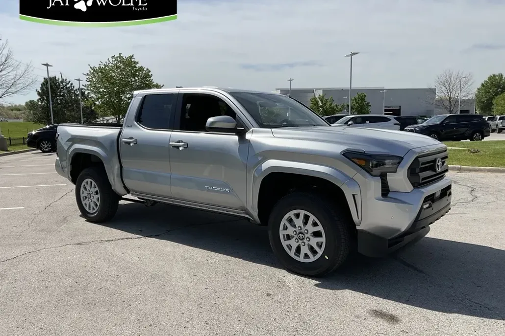 2025 Toyota Tacoma SR5 4x4 Double Cab photo 1