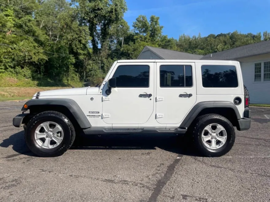 2017 Jeep Wrangler Unlimited Sport photo 1