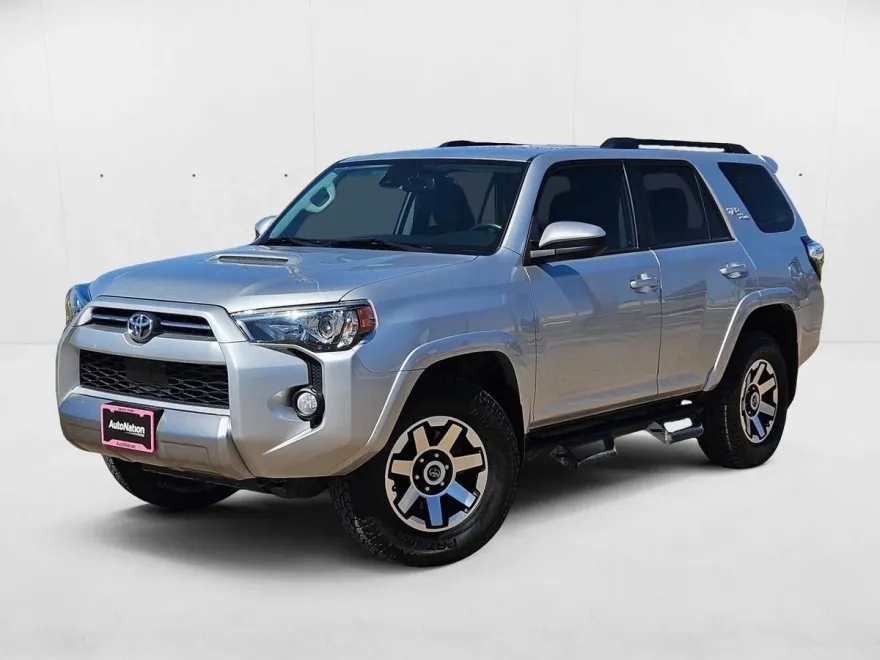2020 Toyota 4Runner SR5 photo 1