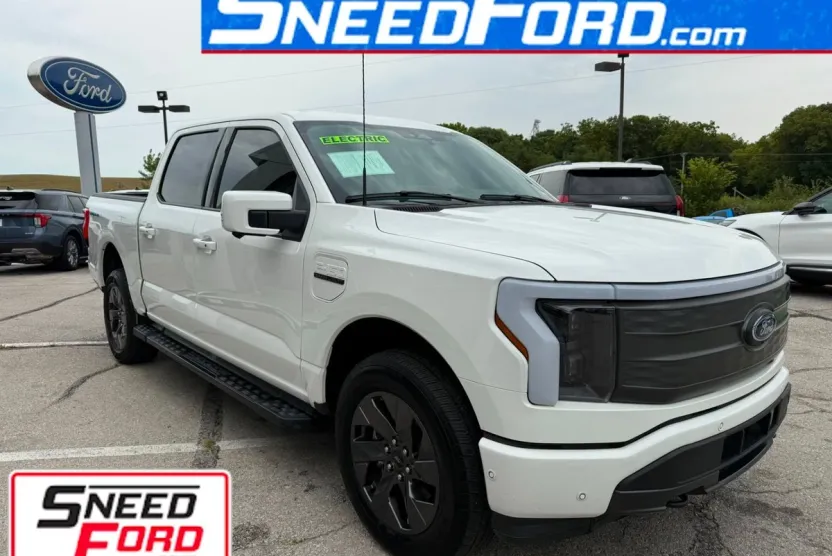 2022 Ford F-150 Lightning Lariat photo 1