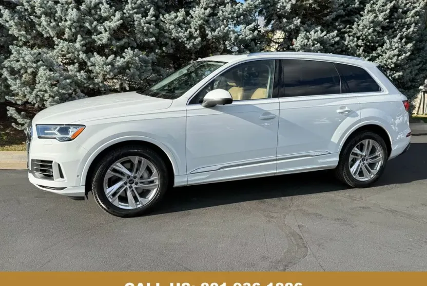 2022 Audi Q7 55 Prestige photo 1