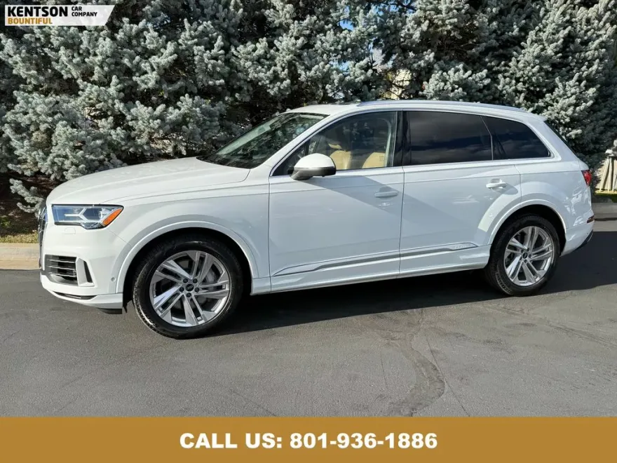 2022 Audi Q7 55 Prestige photo 1