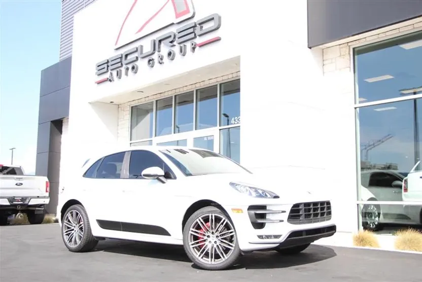 2015 Porsche Macan Turbo photo 1