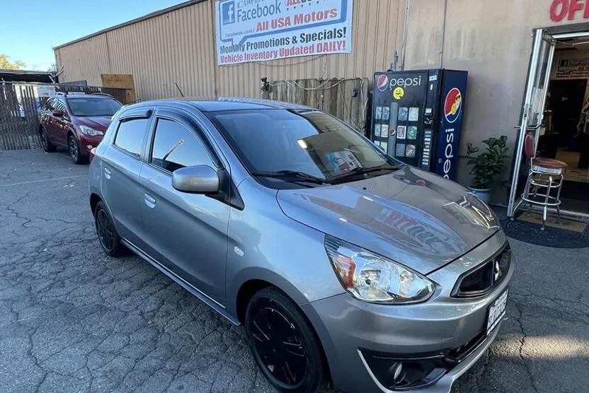 2019 Mitsubishi Mirage ES photo 1