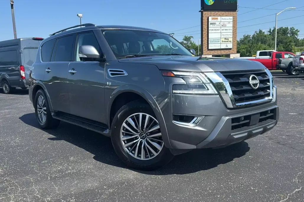 2022 Nissan Armada SL photo 1