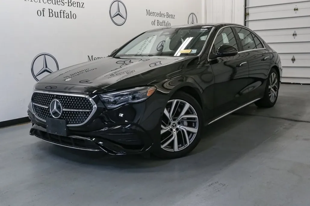 2025 Mercedes Benz E 350 4MATIC photo 1