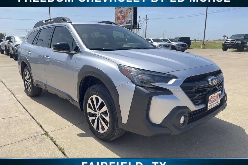 2024 Subaru Outback Premium photo 1