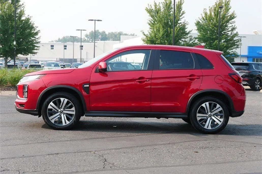 2024 Mitsubishi Outlander Sport ES photo 1