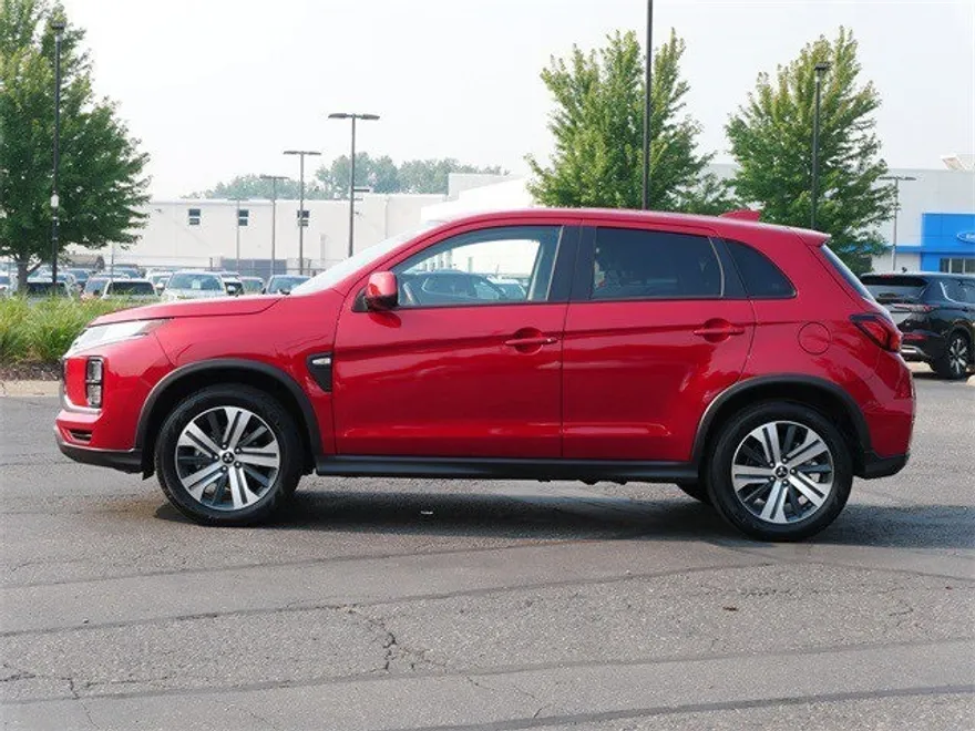 2024 Mitsubishi Outlander Sport ES photo 1