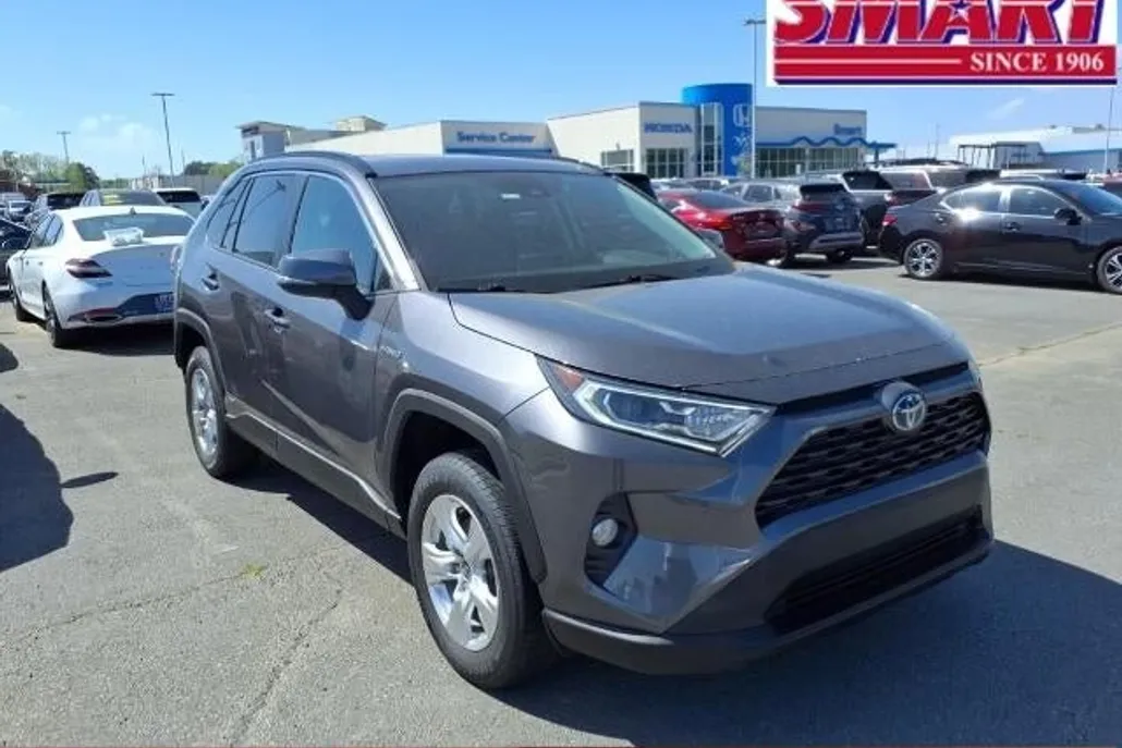 2021 Toyota RAV4 Hybrid XLE photo 1