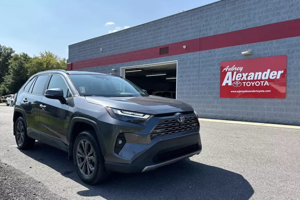 2024 Toyota RAV4 Hybrid Limited photo 1
