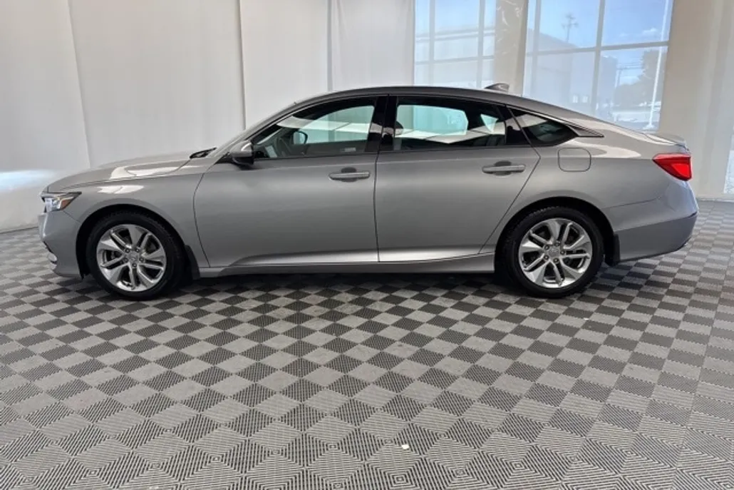 2019 Honda Accord LX photo 1