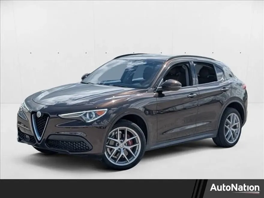 2018 Alfa Romeo Stelvio Sport photo 1