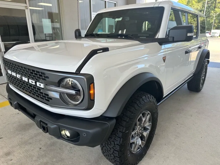 2025 Ford Bronco Badlands photo 1