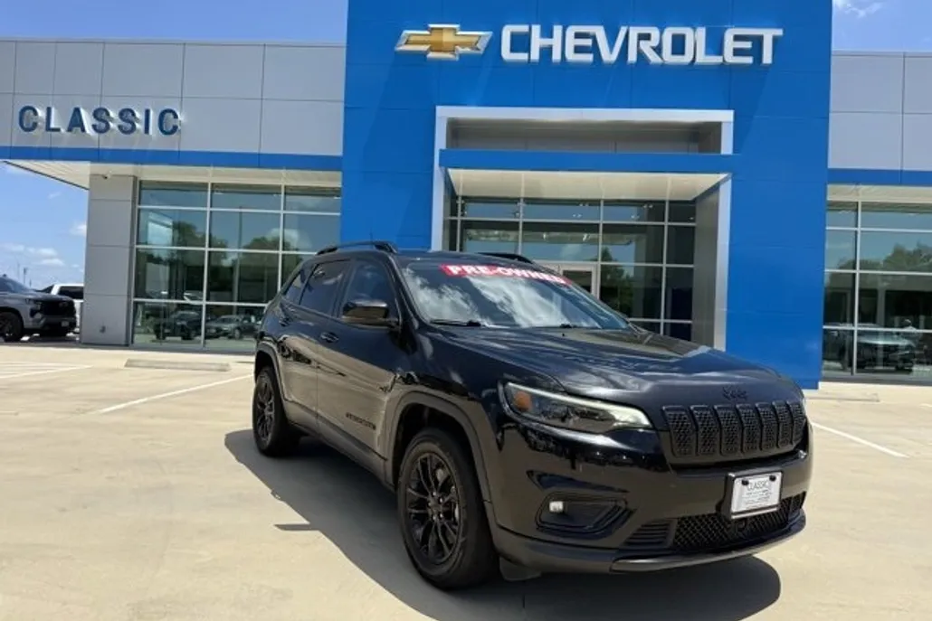 2023 Jeep Cherokee Altitude Lux photo 1