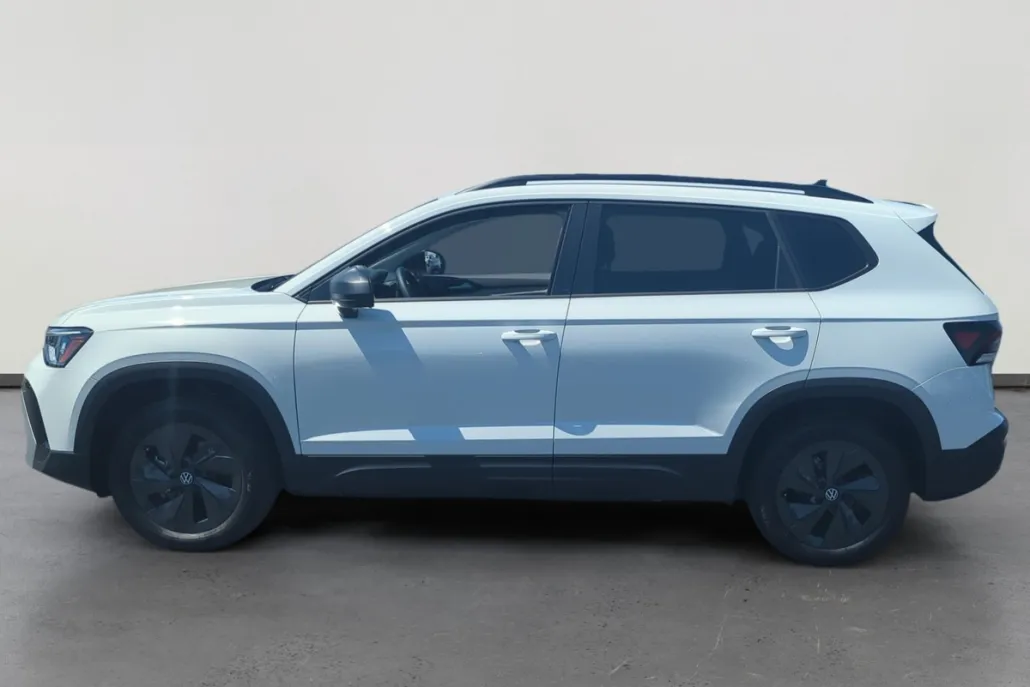 2025 Volkswagen Taos S photo 1