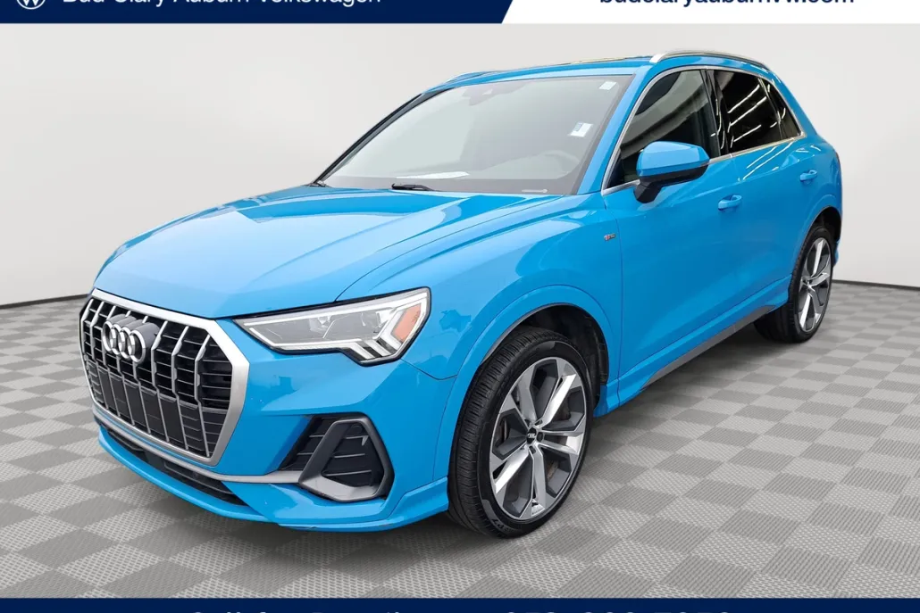 2020 Audi Q3 S line Premium Plus photo 1