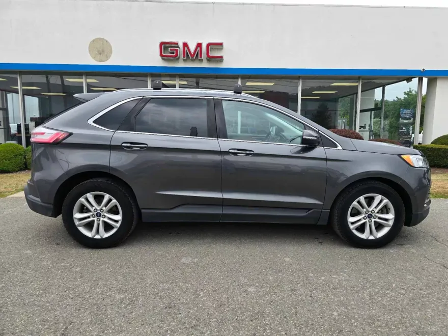 2020 Ford Edge SEL photo 1