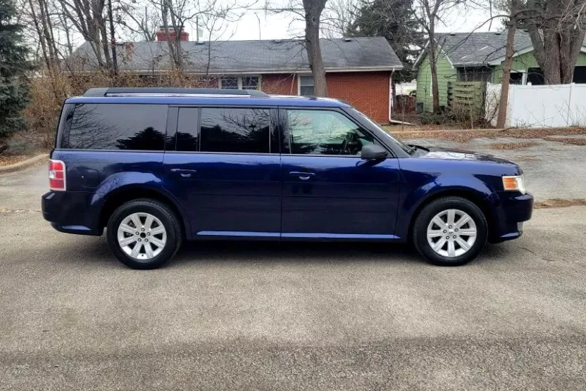 2011 Ford Flex SE photo 1