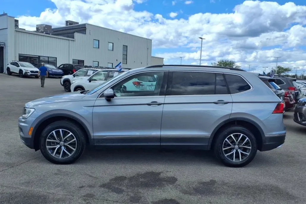 2020 Volkswagen Tiguan SE photo 1