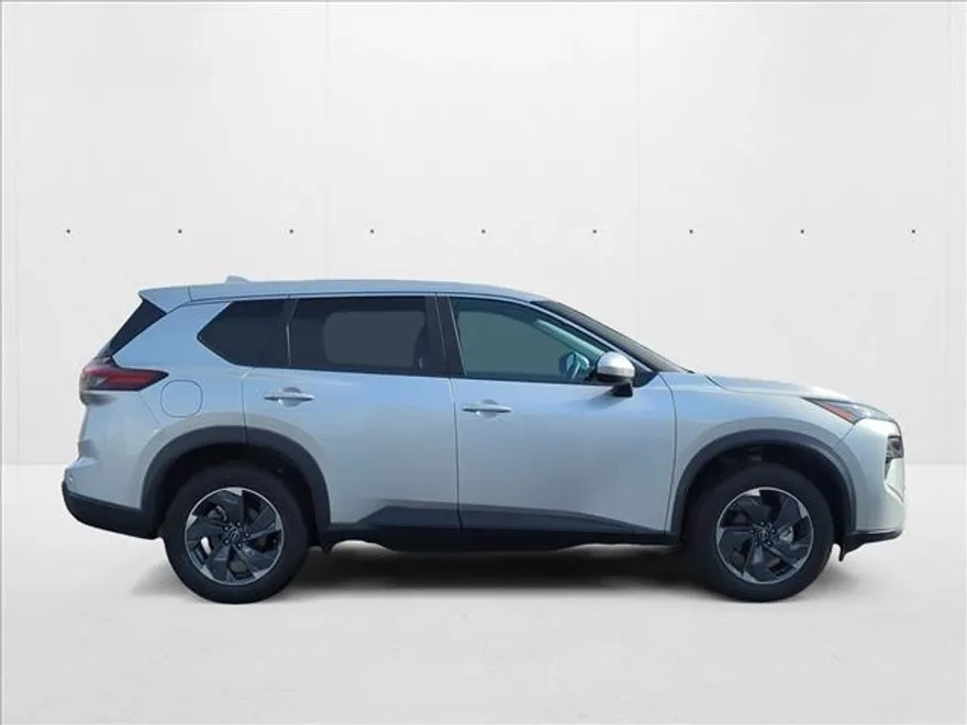 2024 Nissan Rogue SV photo 1