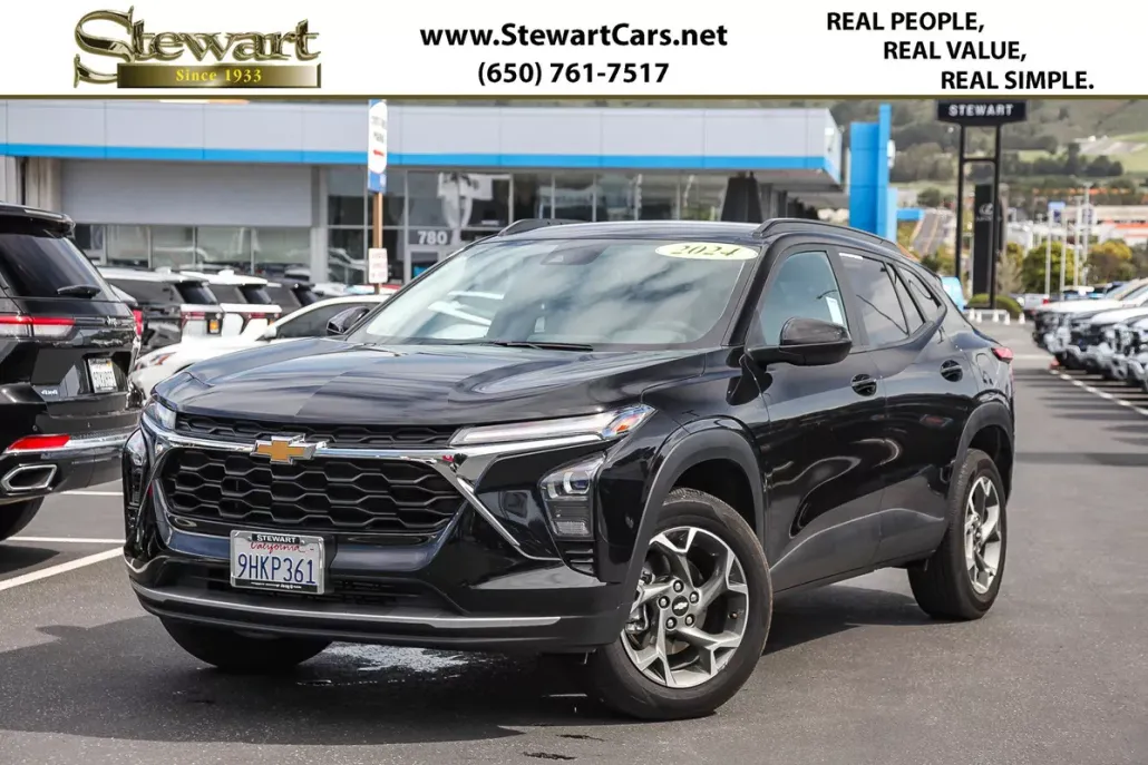 2024 Chevrolet Trax LT photo 1