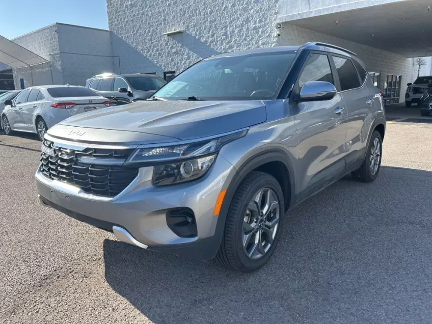 2024 Kia Seltos S photo 1