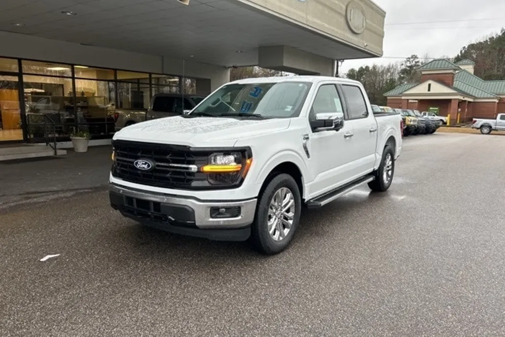 2025 Ford F-150 XLT photo 1