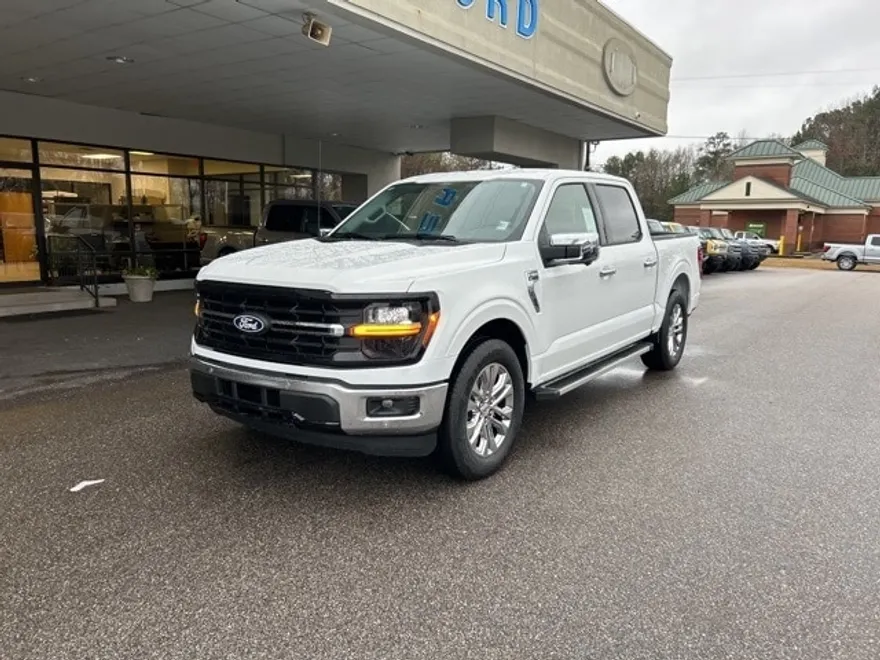2025 Ford F-150 XLT photo 1