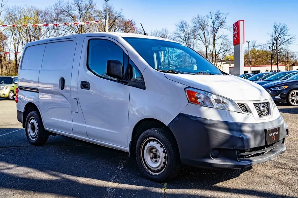 2014 Nissan NV200 S photo 1