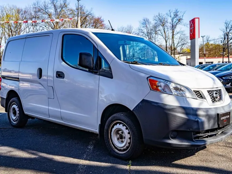 2014 Nissan NV200 S photo 1