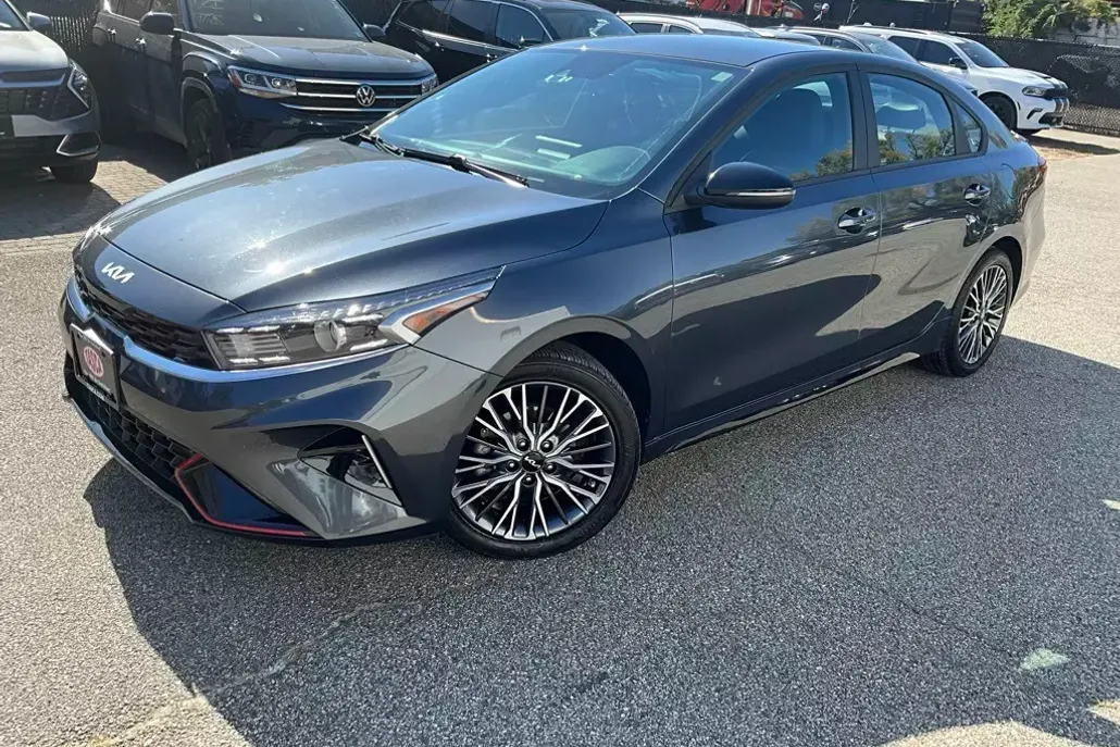 2023 Kia Forte GT-Line photo 1