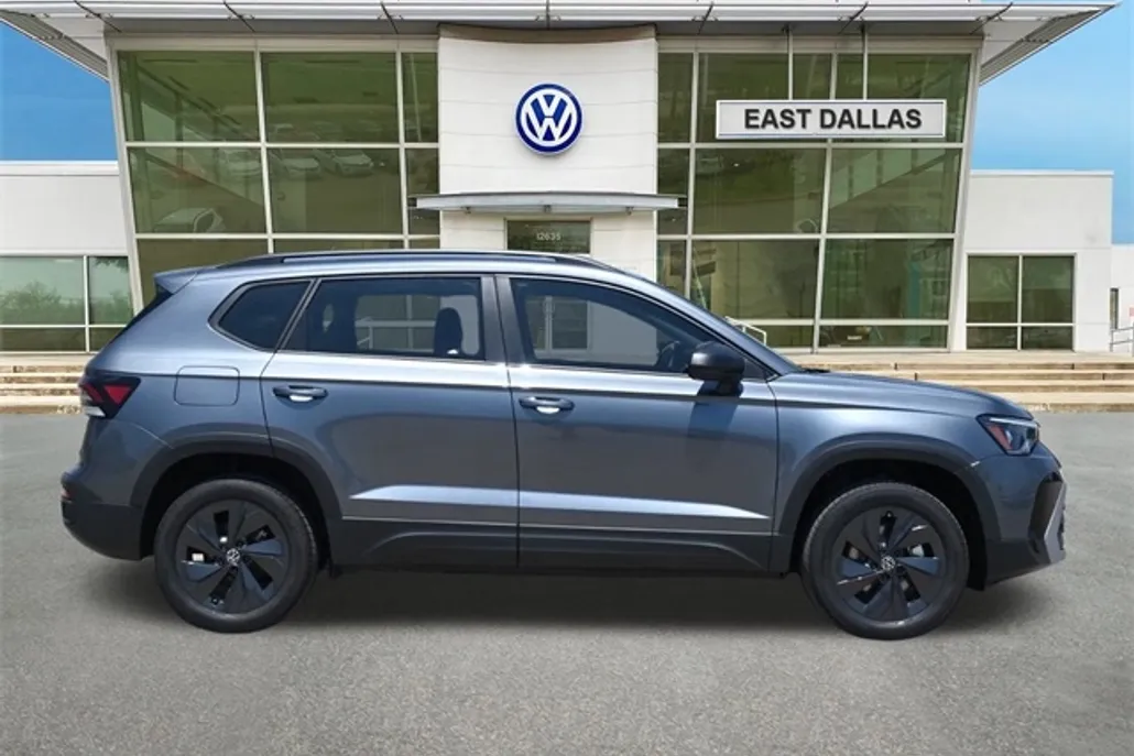 2025 Volkswagen Taos S photo 1