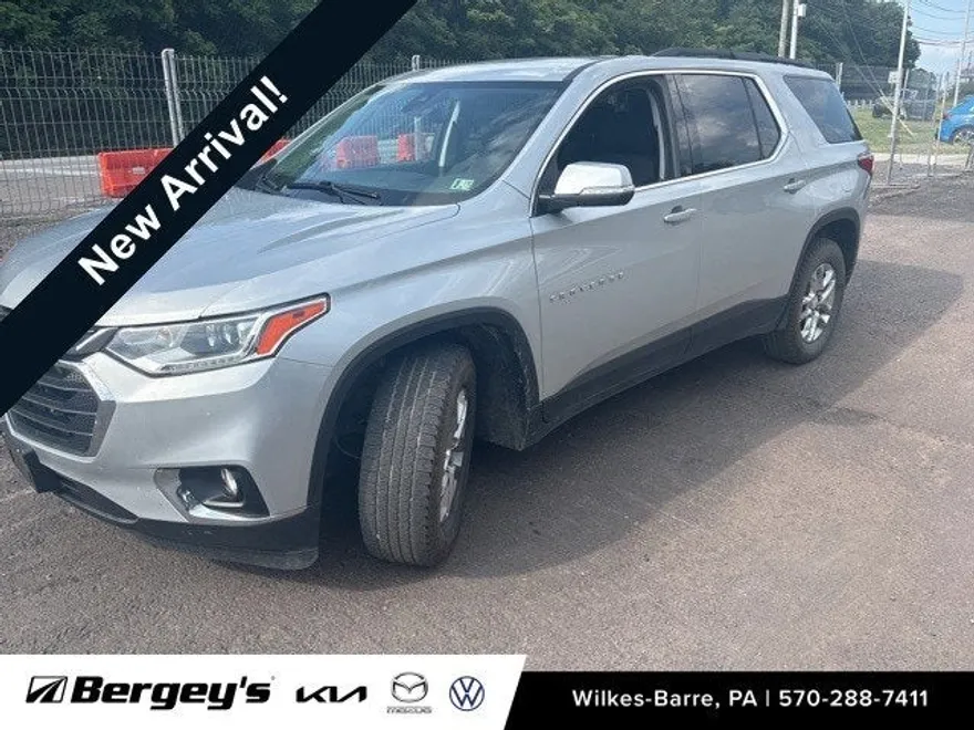 2021 Chevrolet Traverse Cloth 1LT photo 1