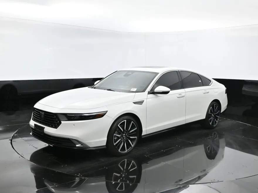 2023 Honda Accord Hybrid Touring photo 1