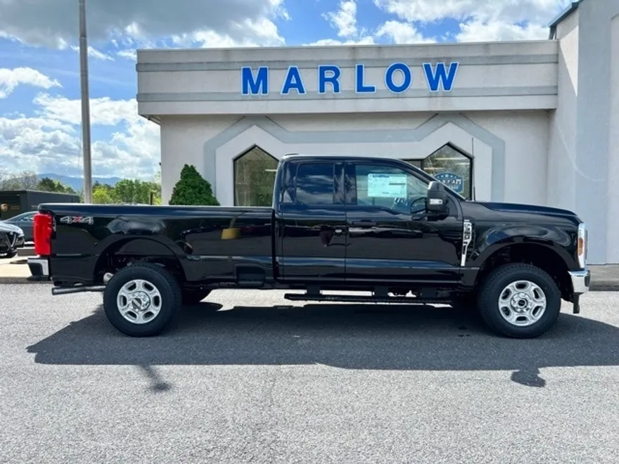 2025 Ford F-350 XLT photo 1